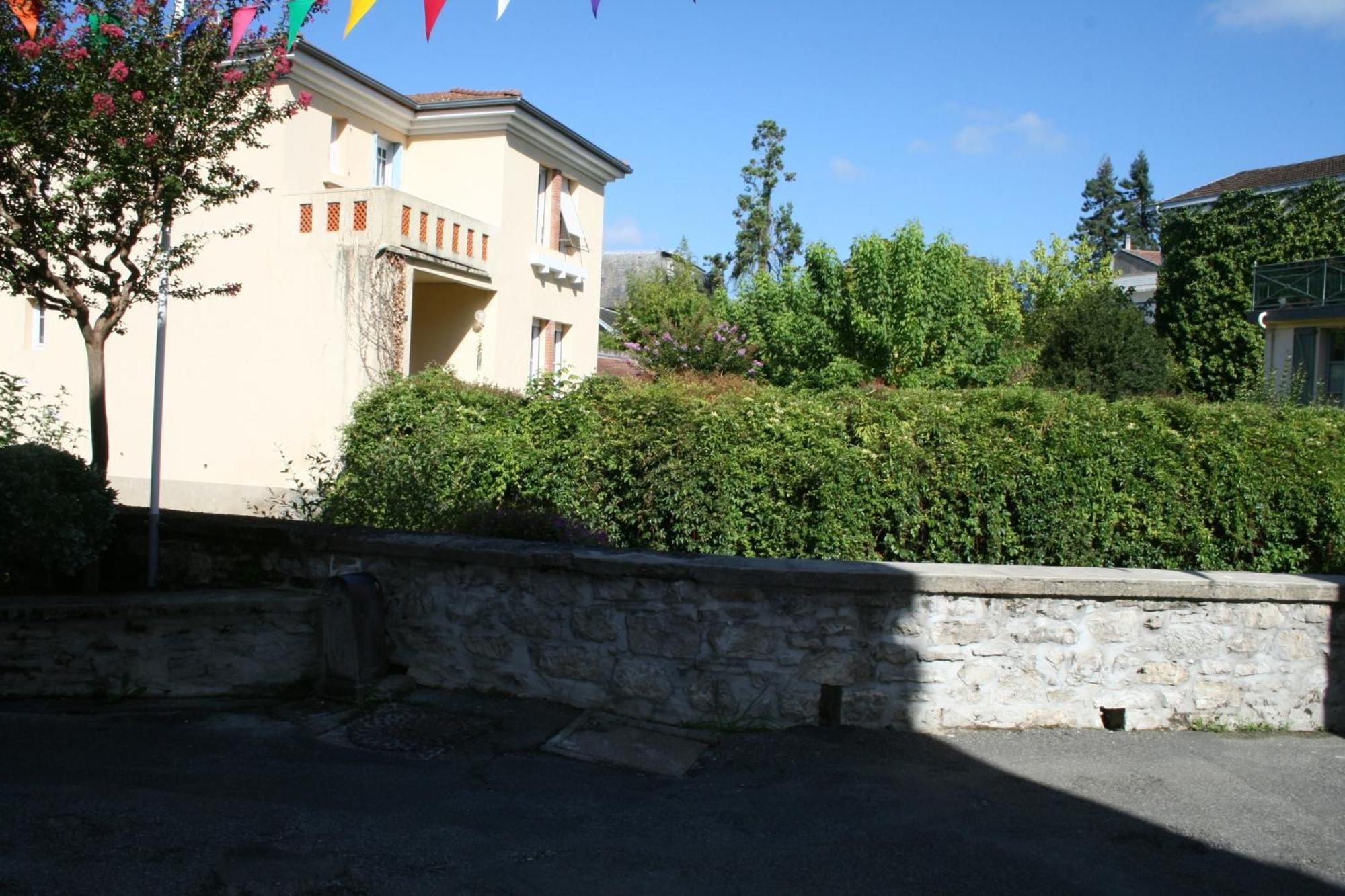 Appartement Le Nid Du Saleys - 70 M2 Centre Ville De Salies-de-Béarn Exteriör bild