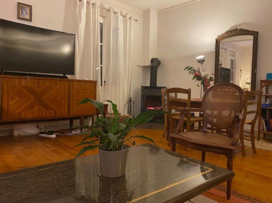 Appartement Le Nid Du Saleys - 70 M2 Centre Ville De Salies-de-Béarn Exteriör bild